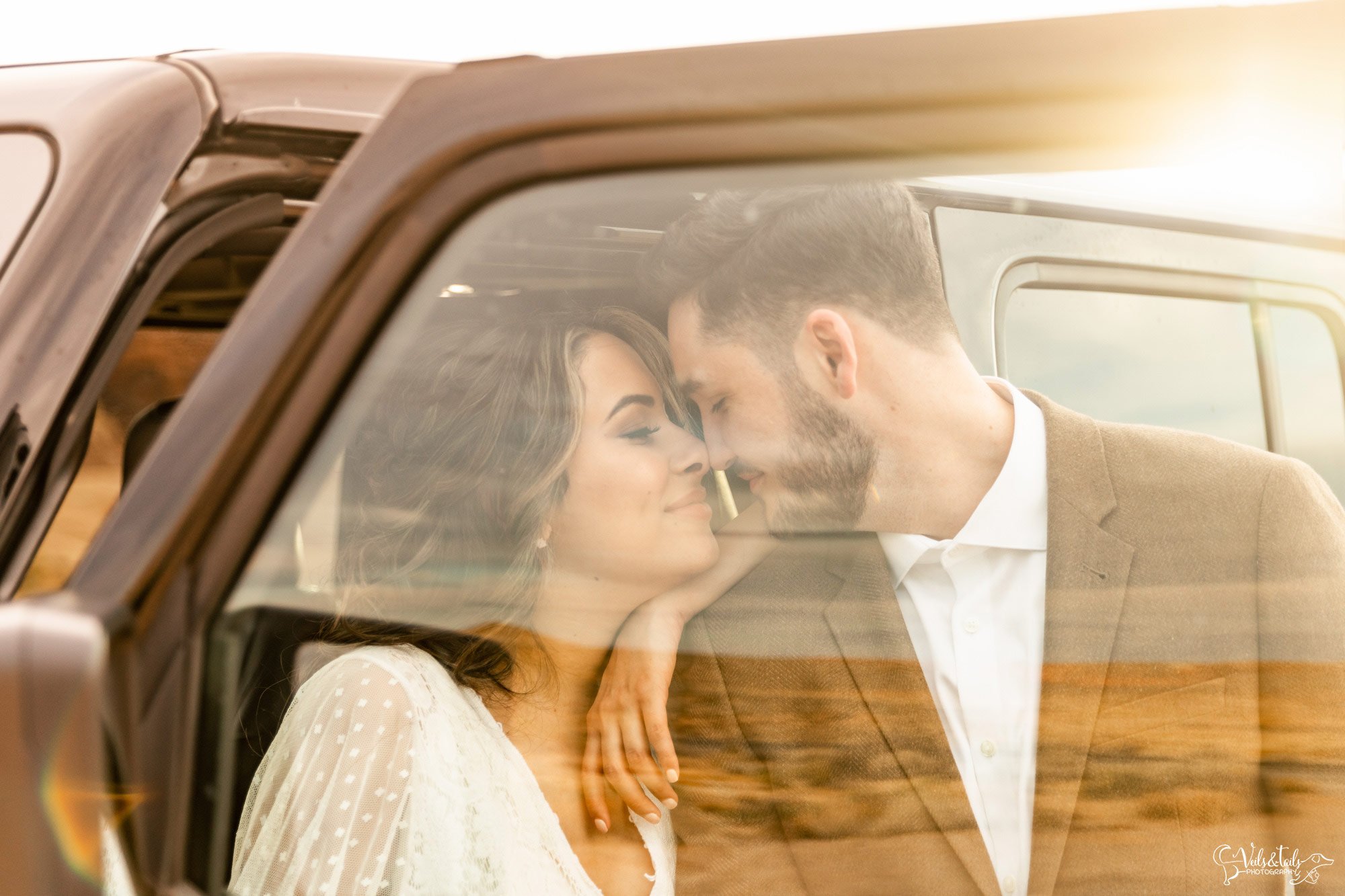 boho wedding style, desert jeep adventure elopement photography Valley of Fire, Nevada