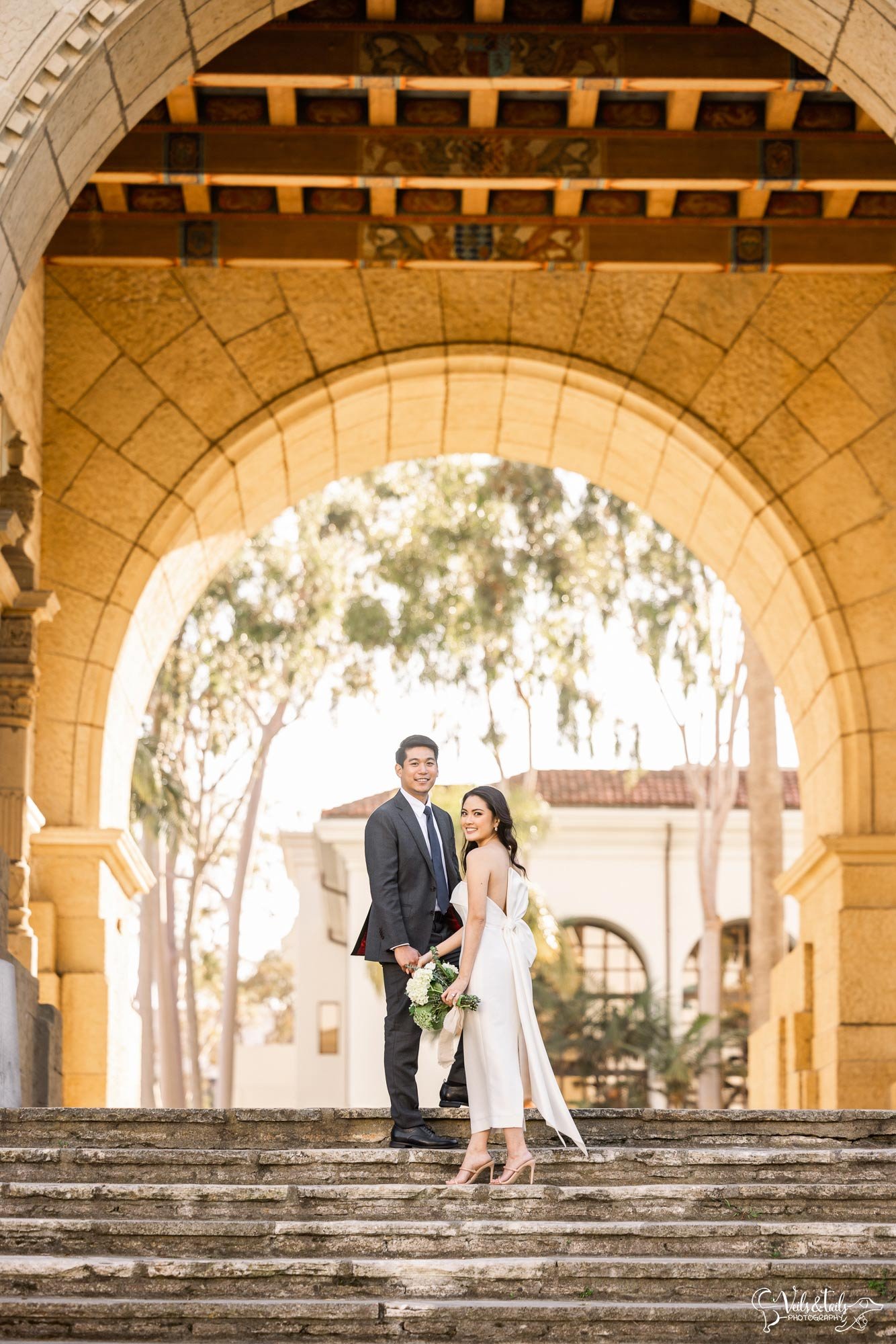 Santa Barbara Courthouse arch wedding photographer