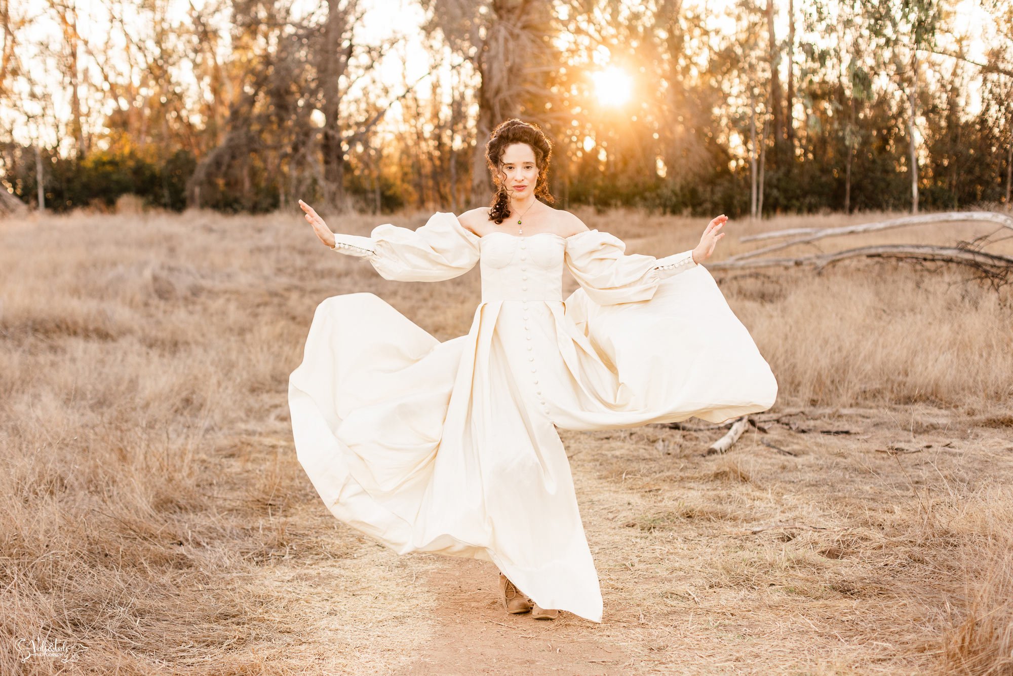autumn 18th-century inspired elopement editorial session in Santa Barbara by Veils &amp; Tails Photography