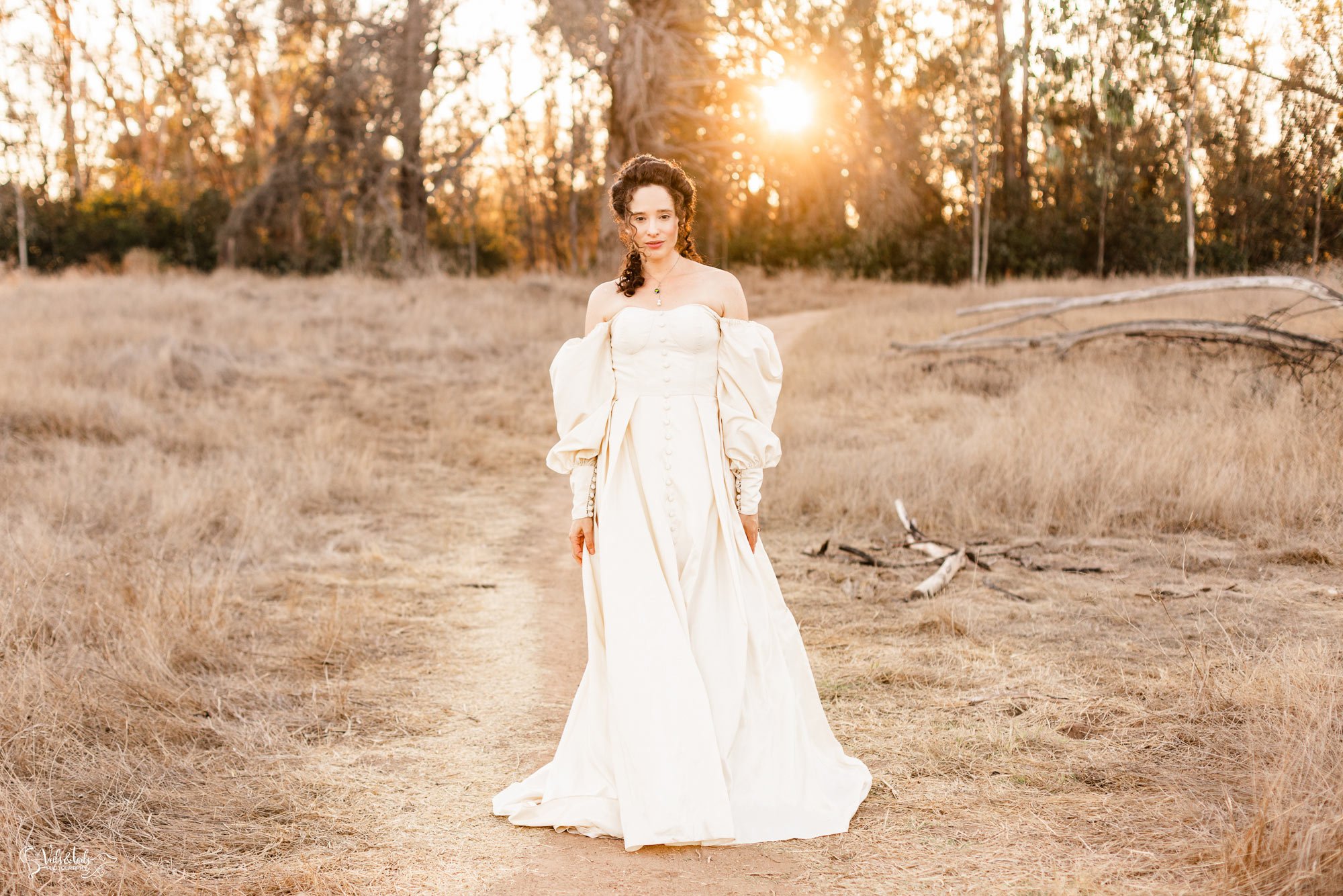 autumn historical inspired elopement editorial session in Santa Barbara by Veils &amp; Tails Photography