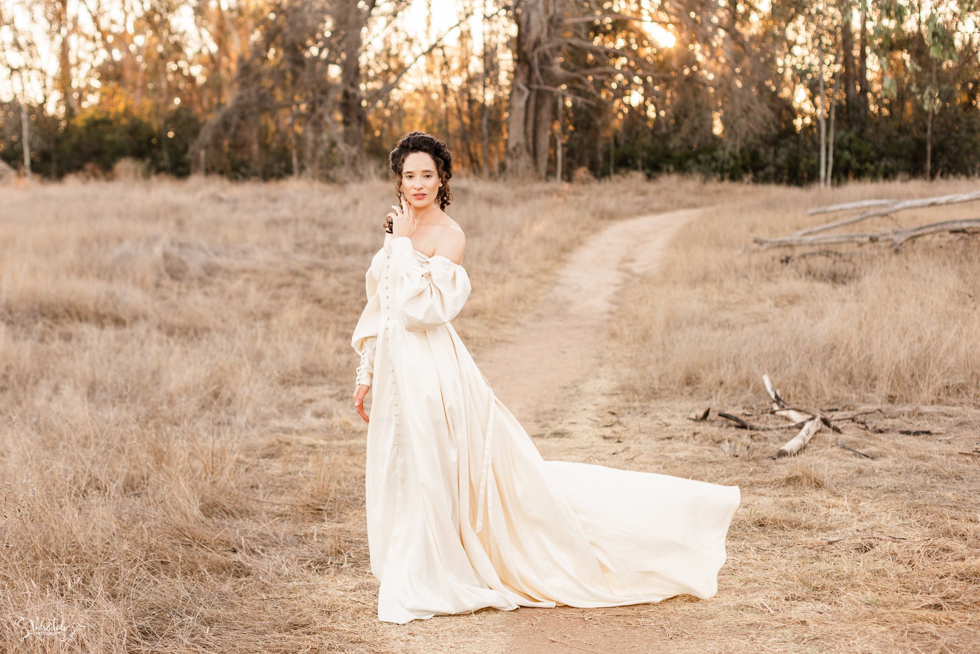 autumn historical inspired elopement editorial session in Santa Barbara by Veils &amp; Tails Photography