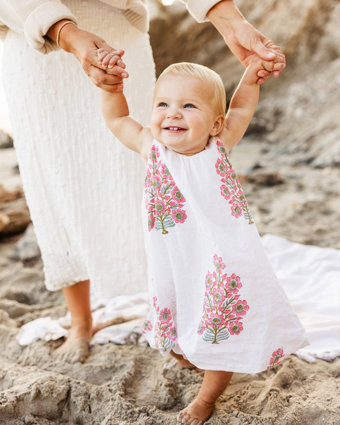 Oh how I love the era of little rolly arms, newly standing legs, and big chompy cheek kisses! ⁠
⁠
@michellempursley