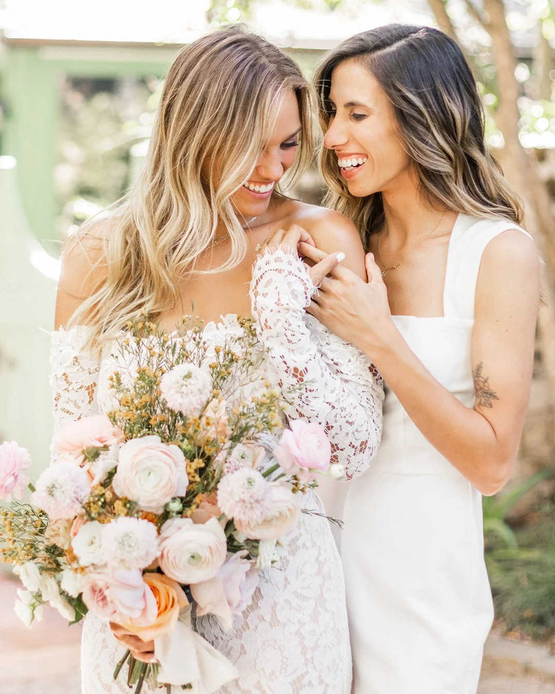 The sweetest wedding inspiration, with the sweetest real-life couple - no for real, they're not models! This was a day inspired by the idea of having a small, intimate wedding weekend with time to wander a beautiful, private space with your closest p