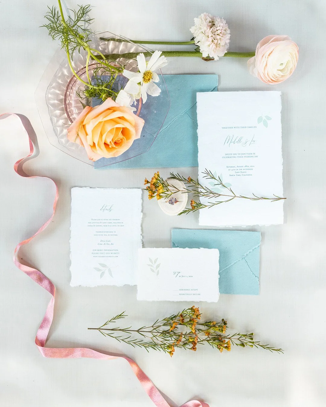 Some pretty details from my latest blogged wedding, because the colors just make me happy!⁠
⁠
Photographer: @veilstailsphoto⁠
Planner: @carson_weddings⁠
Florals: @breannajanebotanicals⁠
Venue: @lieffranch⁠
Rentals: @otisandpearl⁠
Cake: @francesbaking