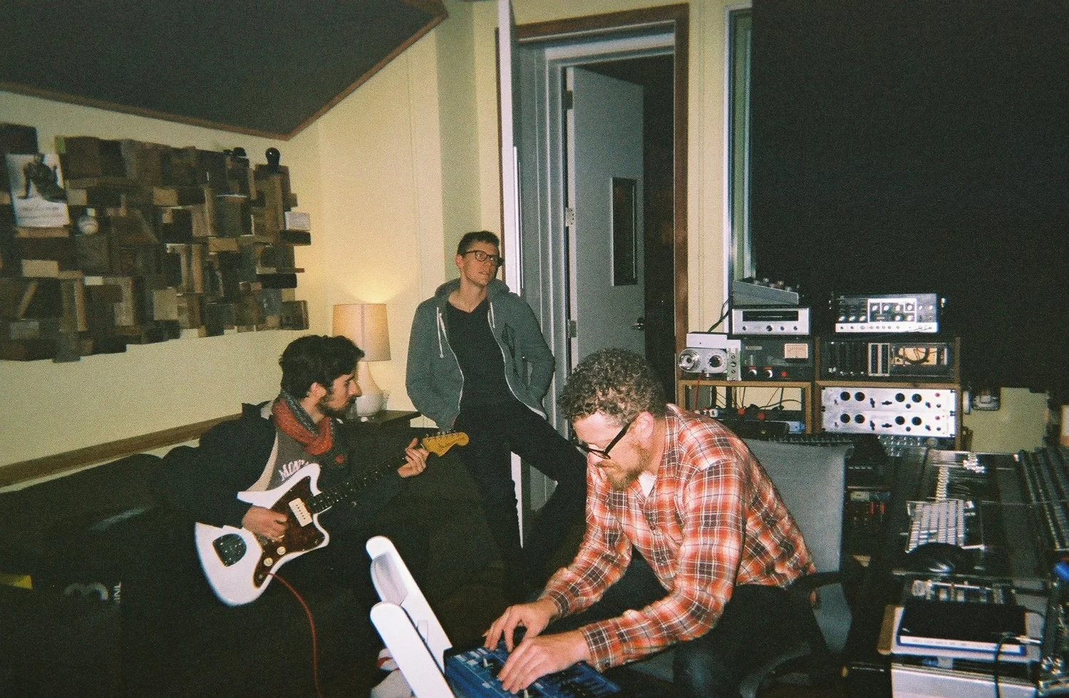 Afropop Worldwide premieres First Single "Potato Brain"!