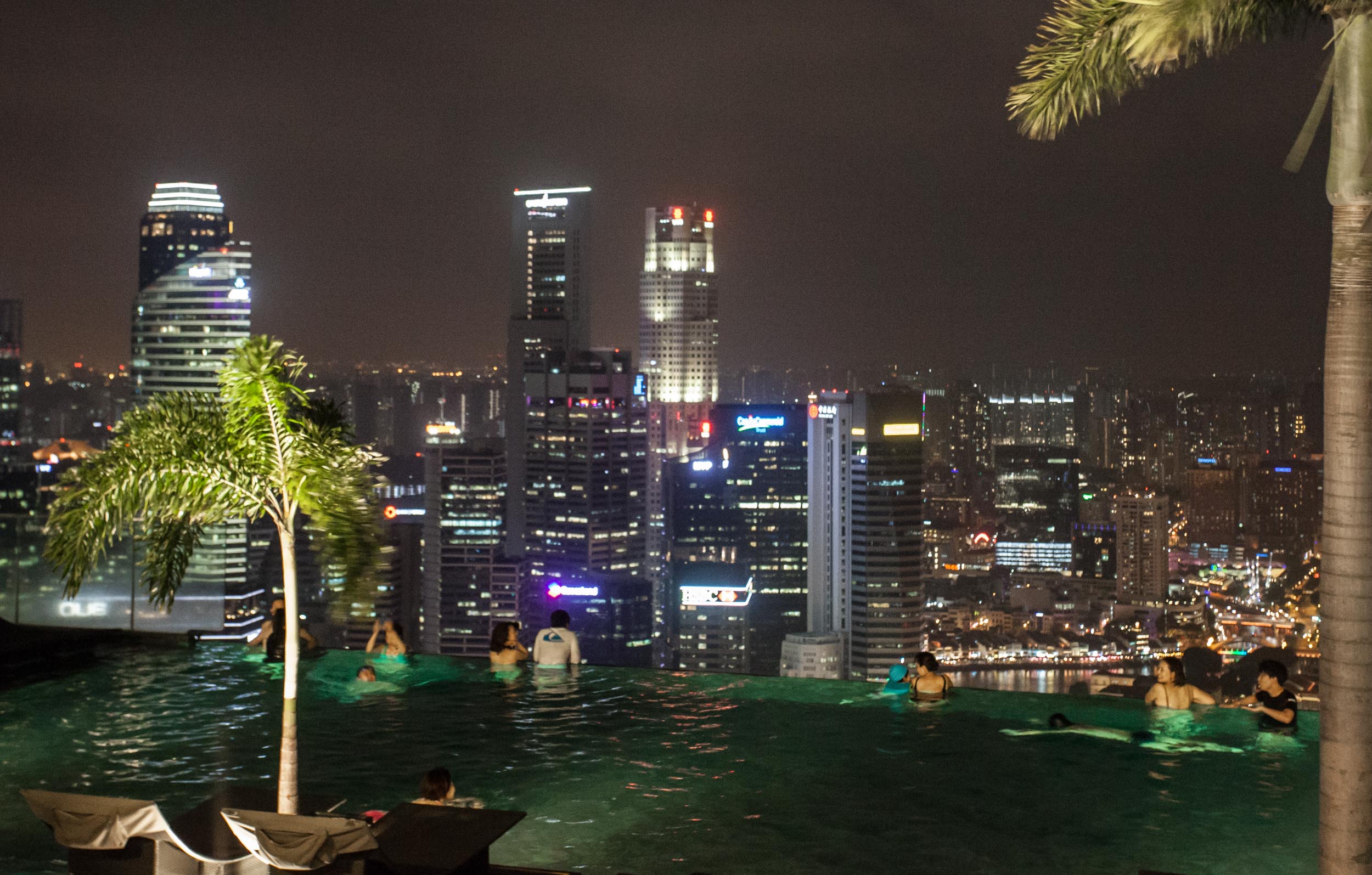 A quick snap of the infinity pool... No tripod... long exposure.... Just to let you see what it's like up there!