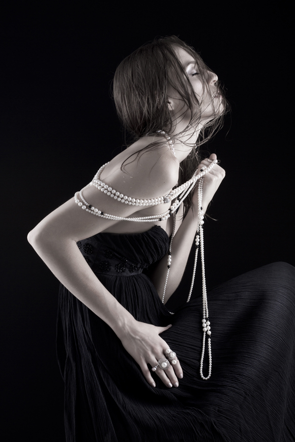 pearl_darkglow_sml900px.jpg