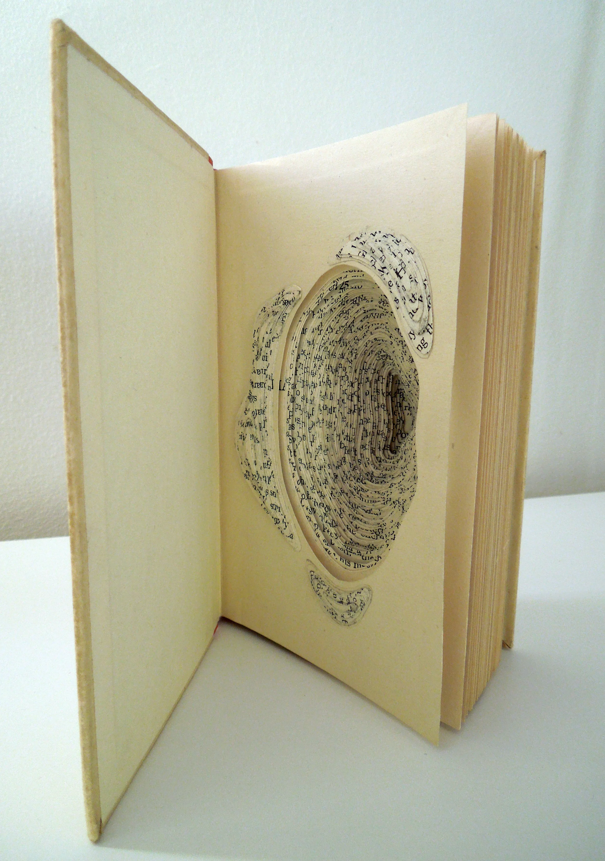  Man a Machine 2014  Cutting and collage on a book / 16,50x11,50x2,50cm 