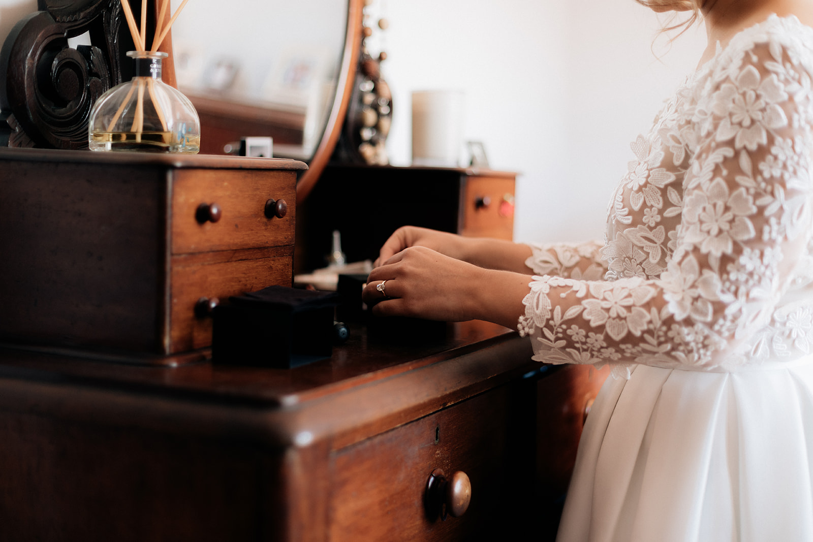 Karis and Oli_Sydney Wedding_Bradleys Head_Holly Medway Photography-61.jpg