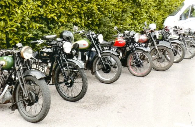 A good turnout at the 2015 Girder Fork Run with 12 girders and 2 rigid tele's.