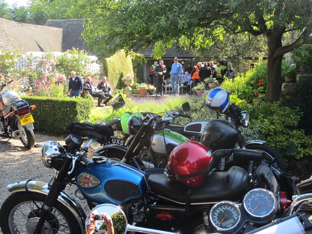 29 Bikes turned out for a sunny Wrinkley Run - July 2015.