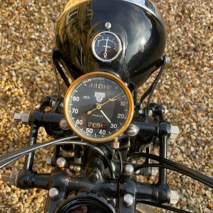 Jeremy Main has recently acquired this lovely Norton Model 18. Currently in the workshop being recommissoned for the 2022 season. We look forward to seeing this out on a few North Cotswold runs..
#nortonmotorcycles #norton #vmcc #northcotswolds #gird