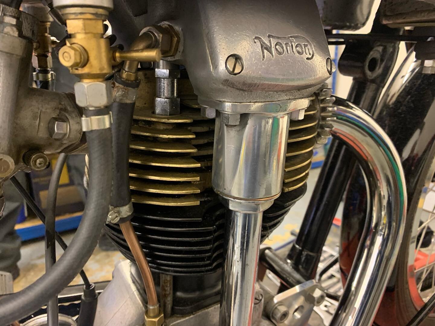 1933 Norton International bronze head.  To be seen on one of our runs soon! 
#vmcc #girderfork #nortonmotorcycles #northcotswolds