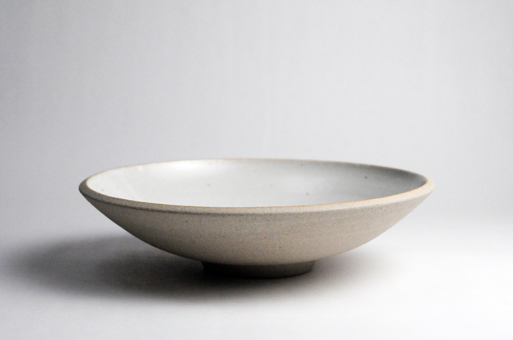 bowl_rounded _serving_bmix sand_white interior.jpg