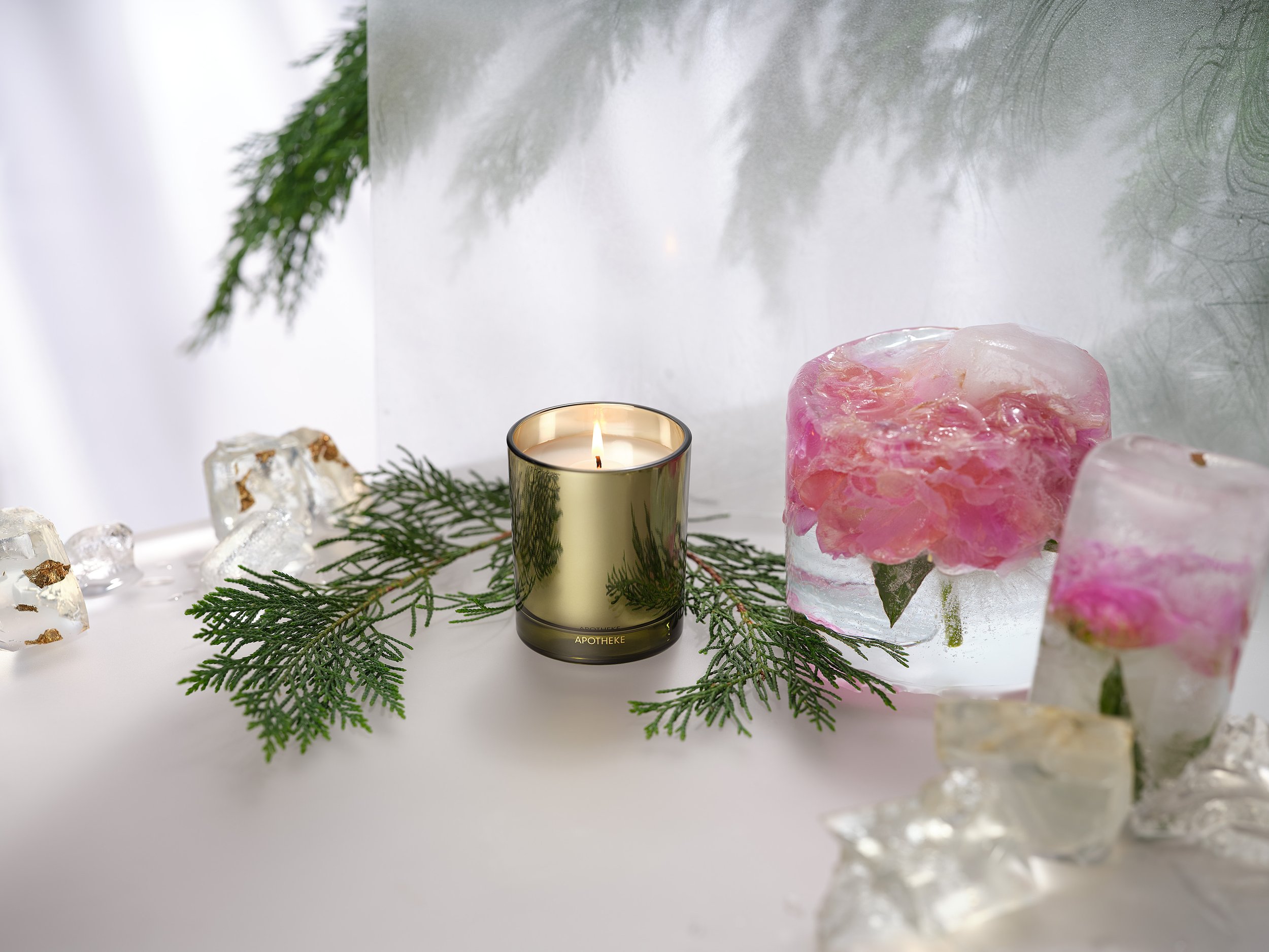 Styled Scene – Frozen Gorgeous floral Candle Setup