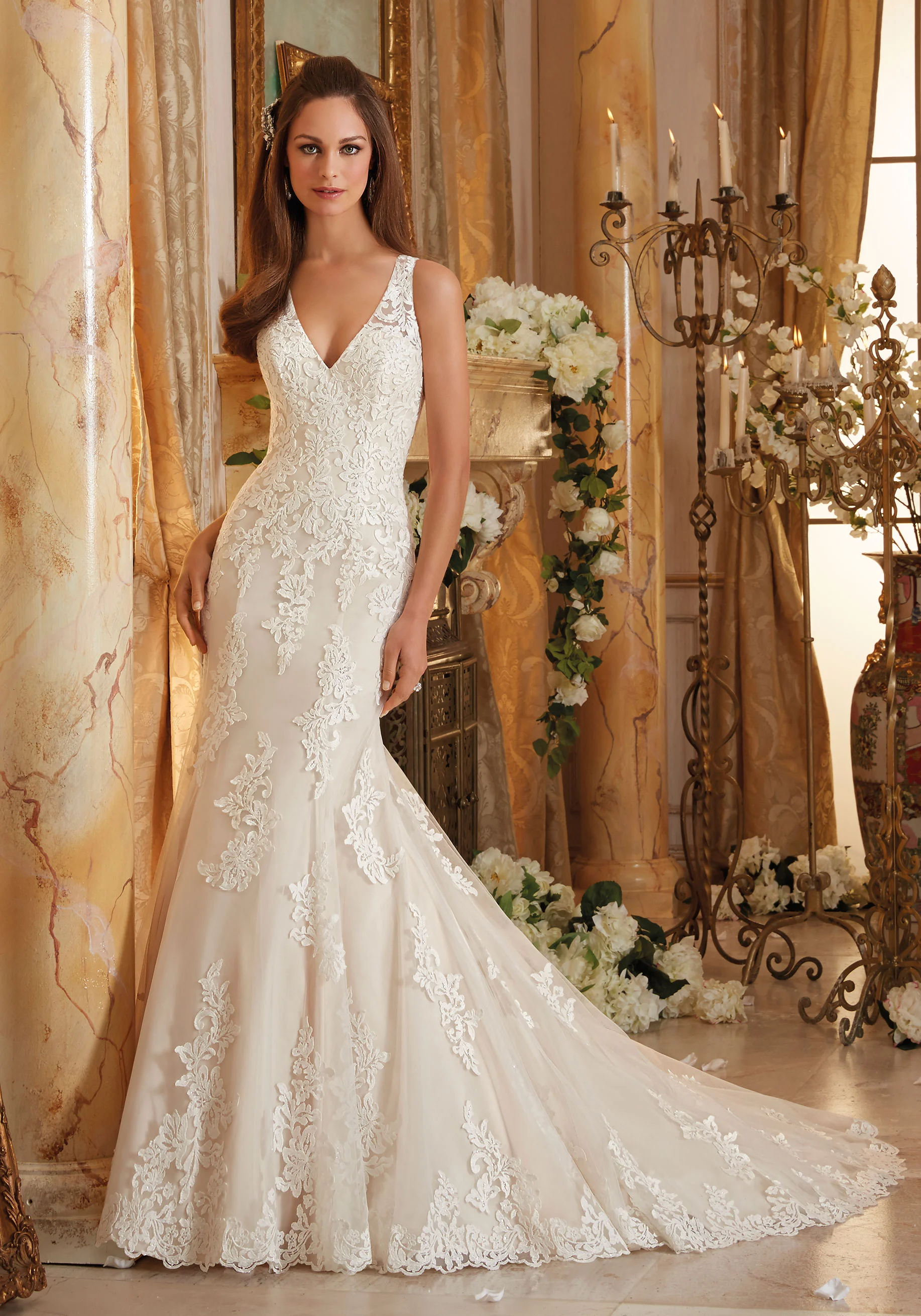 5469 - Ivory/Light Gold (Size 8)