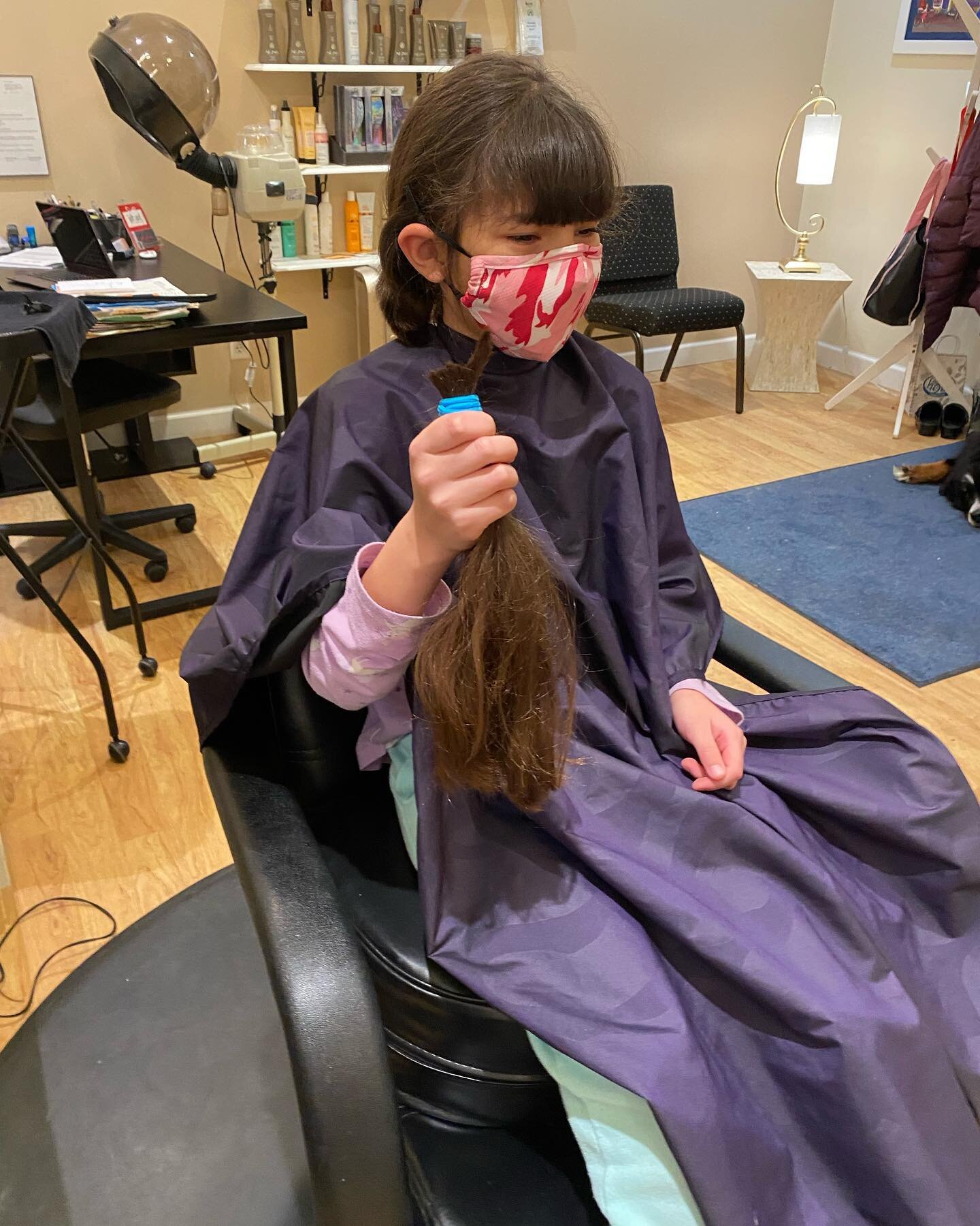 Such a brave, beautiful young lady! Enjoy your new look!💕