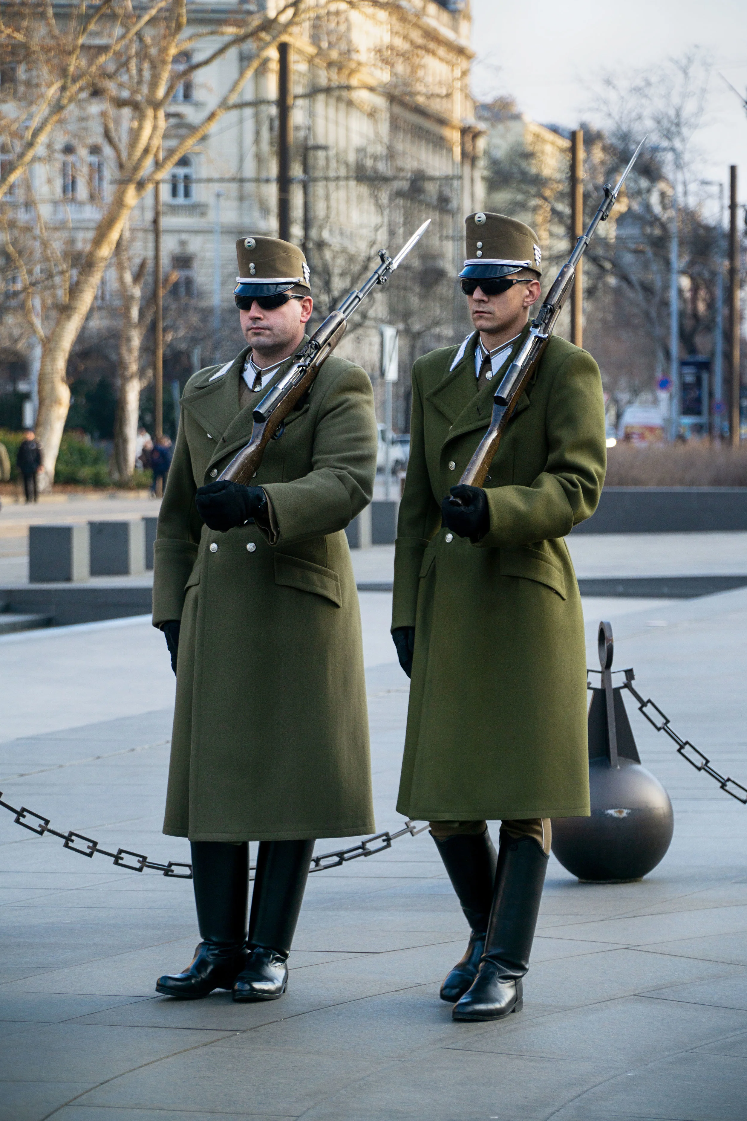 budapest_parliament_building_guards_vickygood_travel_photographysm.jpg