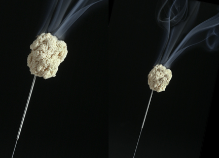 The moxa used in this photo is indirect moxa.