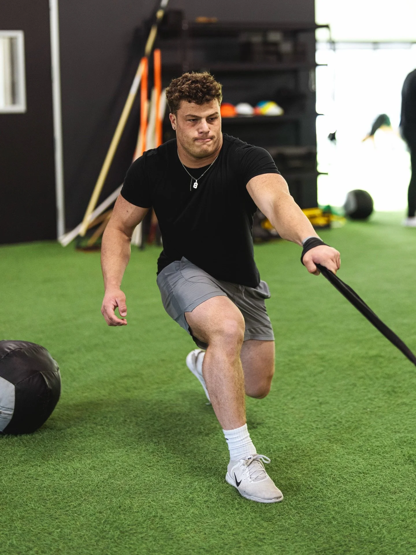 ROKKE Football Performance w/ @ifo_14 |&nbsp;College guys gettin&rsquo; to it during the break. No wasted opportunities 📈&nbsp;#ROKKE