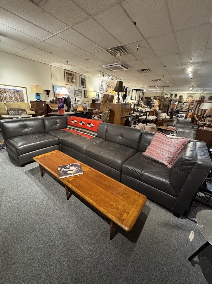 466 Leather Sectional Sofa