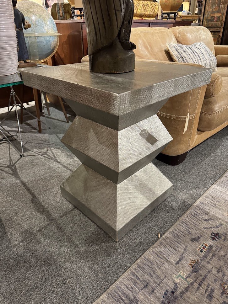 94 Contemp Metal Tiered Side Table