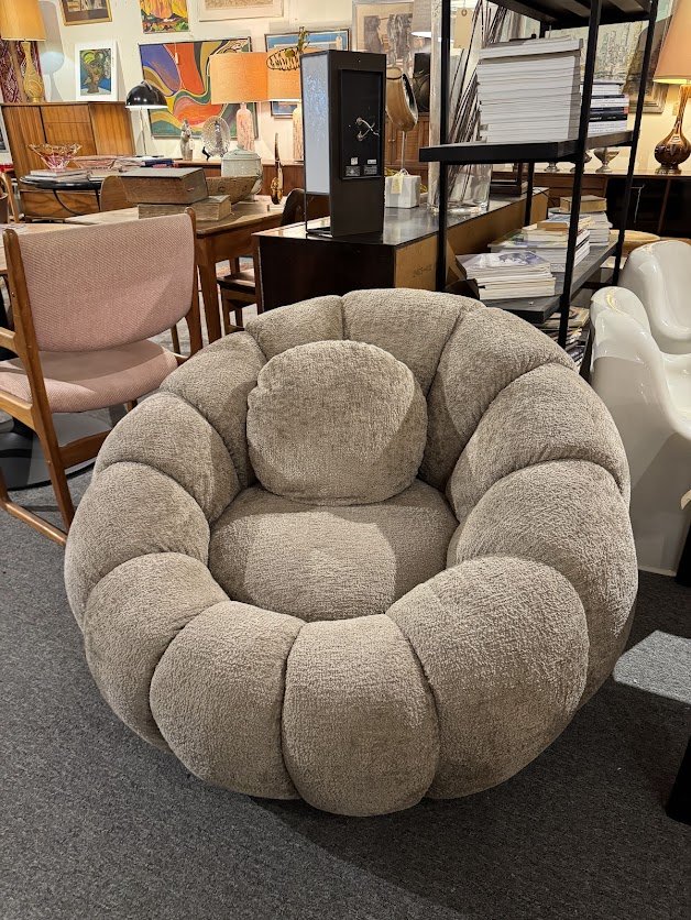 622 New Contemp Clamshell Chair