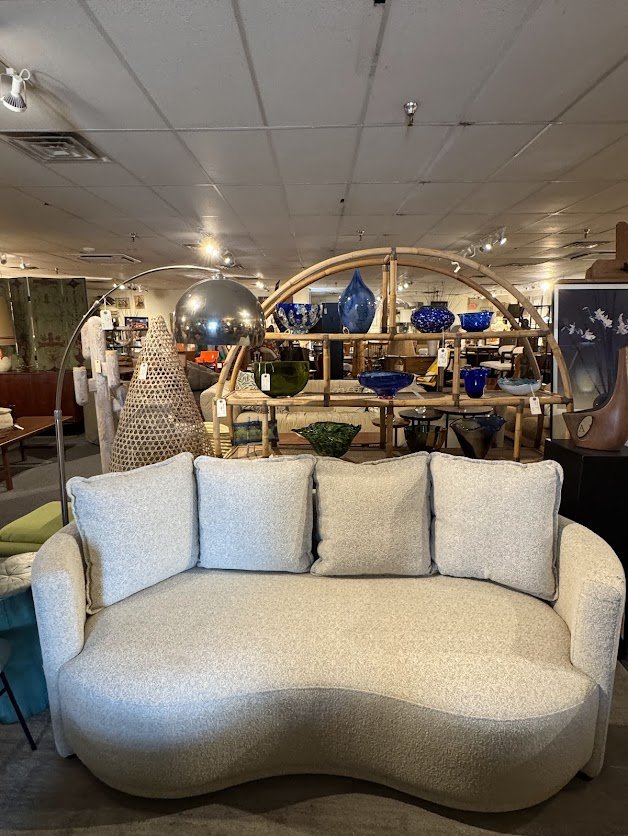 909 New Contemp Kidney Shaped Sofa