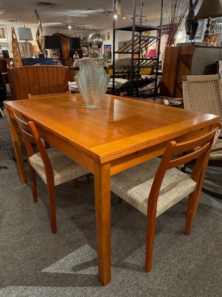 82 Mid Century Teak Draw Leaf Dining Table