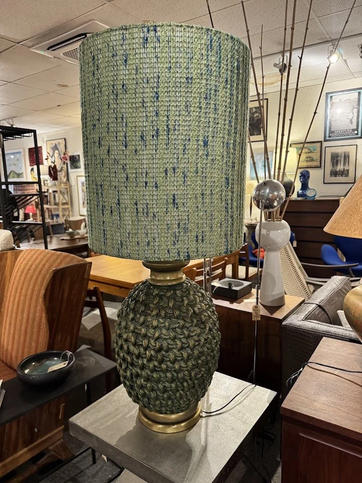 600 Fabulous LARGE Mid C. Lamp