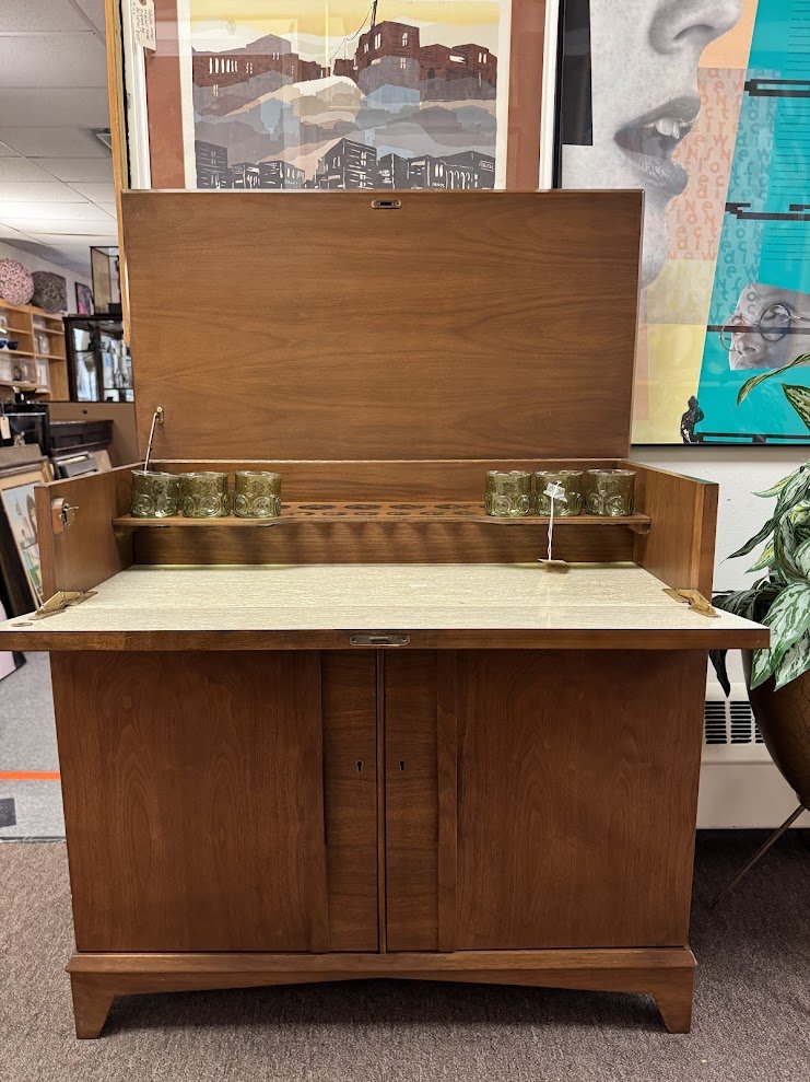 164 Mid Century Lift Top Bar Cabinet
