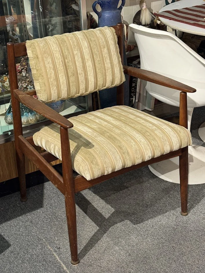 274 Mid Century Armchair