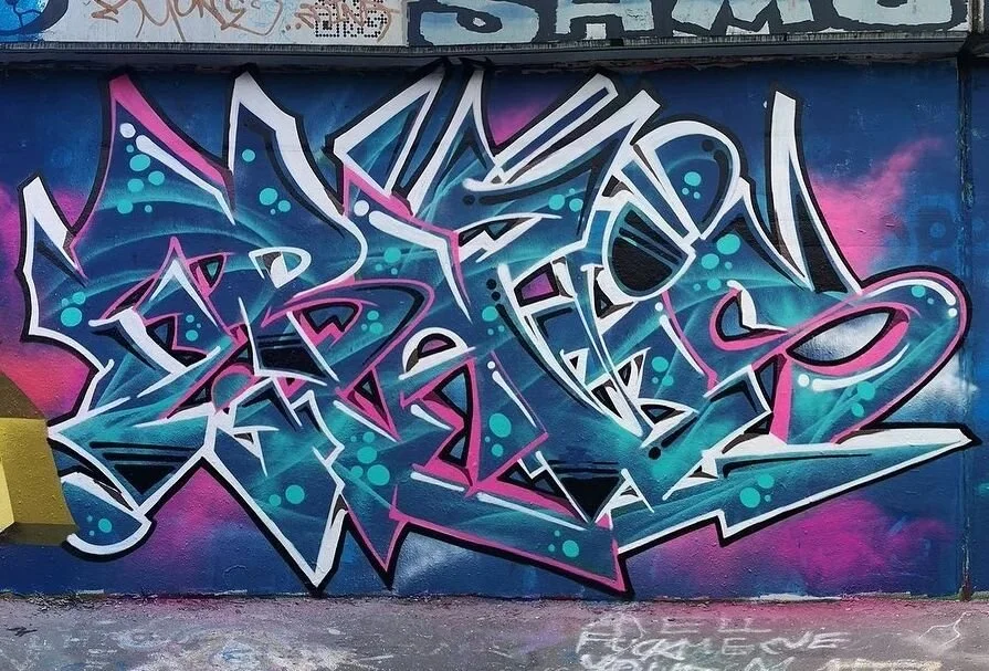 Recent wall with @core246wellesbien, @sfer_ps and Feo.
.
.
.
#graffiti #graffs #spraycans #writing #sprayart #colors #londongraffiti #graffphotography #graffitiart #graffitiwall&nbsp;&nbsp; #graffitiporn #travis #mbts #modernbrutality #bricklane #all