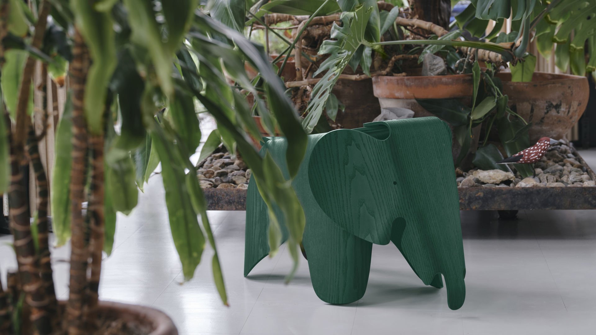 vitra eames plywood elephant olifant groen green hout wood
