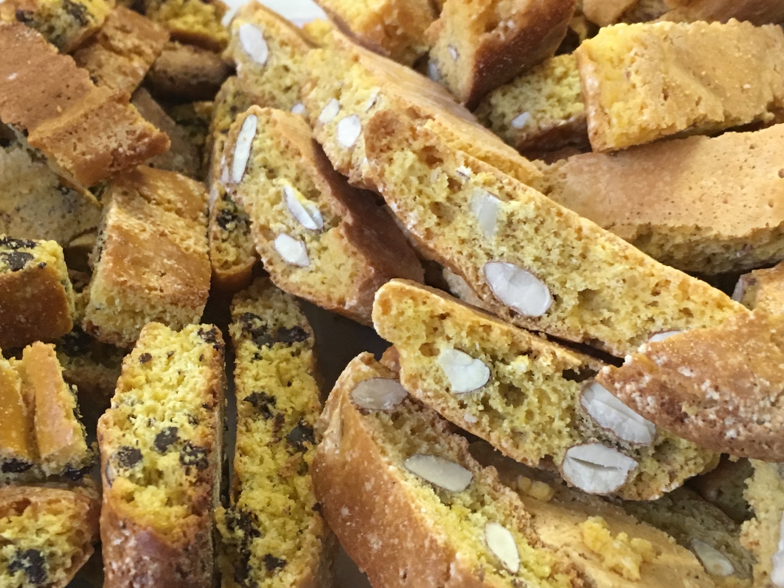 Cantucci with chocolate