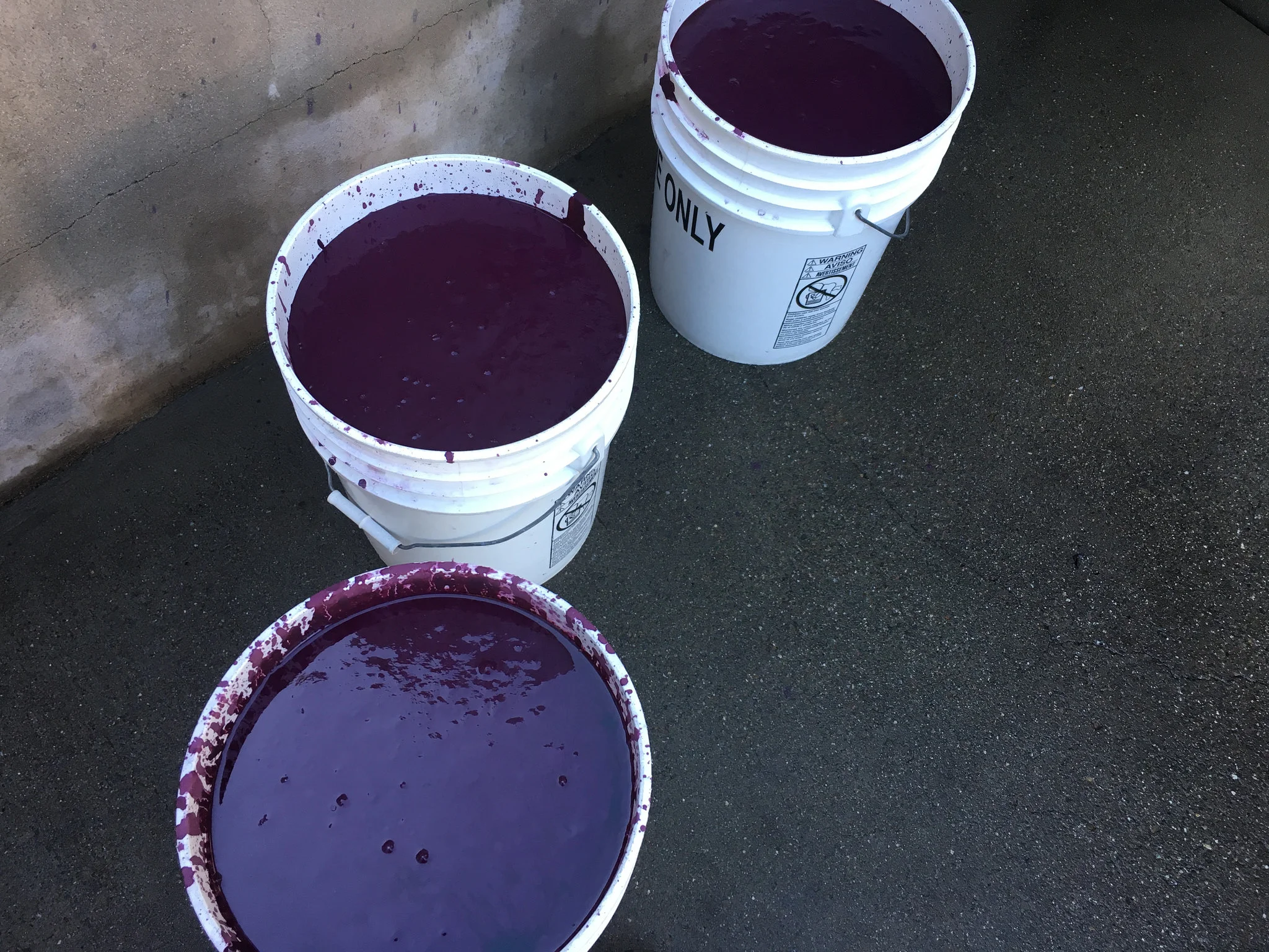 Sluggish fermentation? No problems. Adding some still active lees will help finish things off