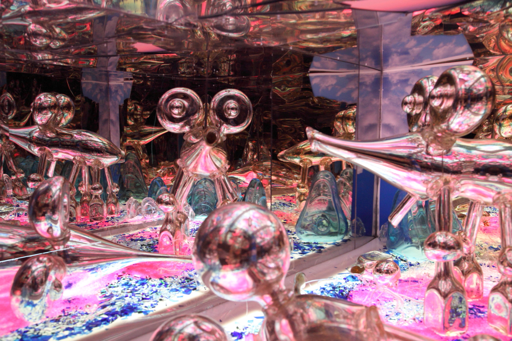 Slow-Motion Catastrophe, Blown Glass, Sterling Silver, Two Way Mirror, LEDs. 2015. 80 x 48 x 72 inches I 203 x 122 x 183 cm. 2015