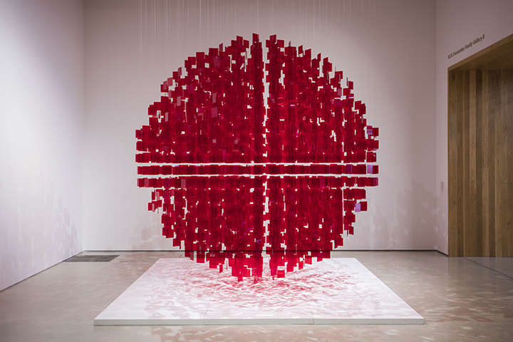 Julio Le Parc Sphère rouge (Red Sphere), 2001 – 12 Plexiglas and nylon Diameter: 122 11/16 inches Courtesy the artist Julio Le Parc © 2016 Artists Rights Society (ARS), New York / ADAGP, Paris Photo: André Morin