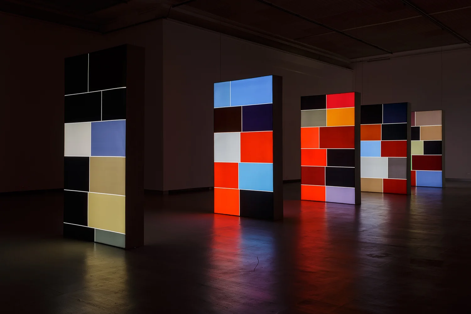 2 Seconds of Colour, 2016, double sided fabric light boxes, 150cm x 265cm x 30cm, installation, Contemporary Art Centre, Vilnius, Lithuania, 2017, photo: Andrej Vasilenko