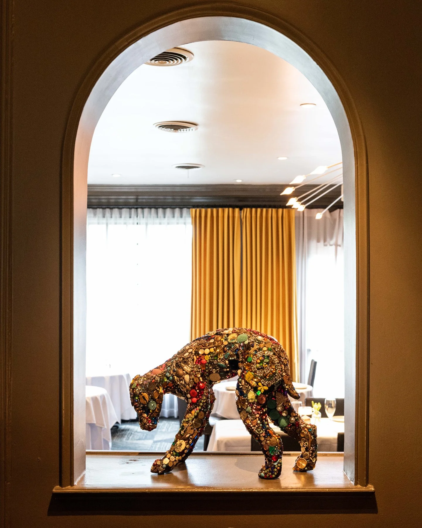 For over two decades, Aria has been rooted in one idea: exceptional food, thoughtful wine, and hospitality that makes you feel at home. That vision continues with Andr&eacute;s Loaiza and Chef Joseph Harrison 💫