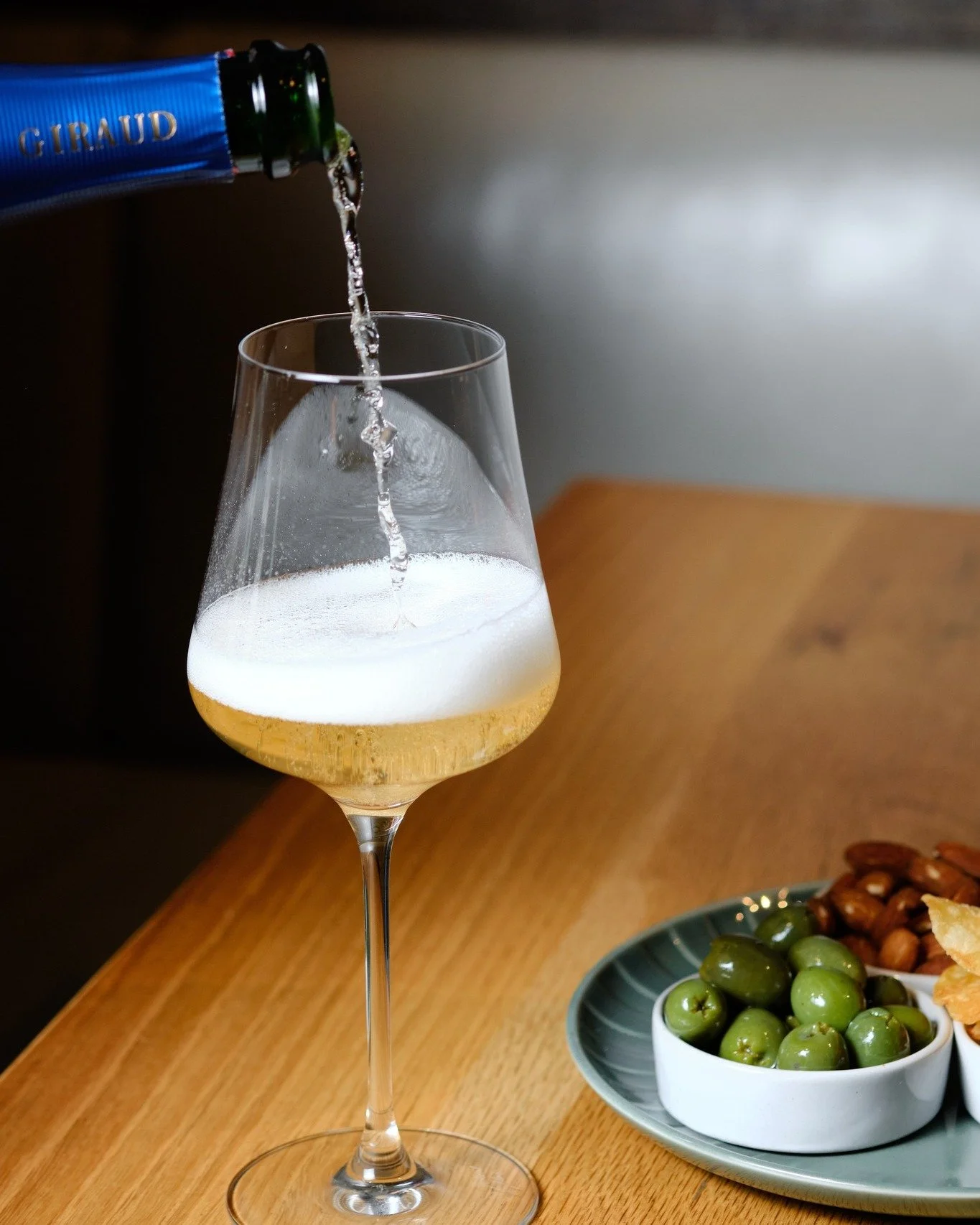 Something to start 🍷 A first pour that sets the tone for everything that follows.