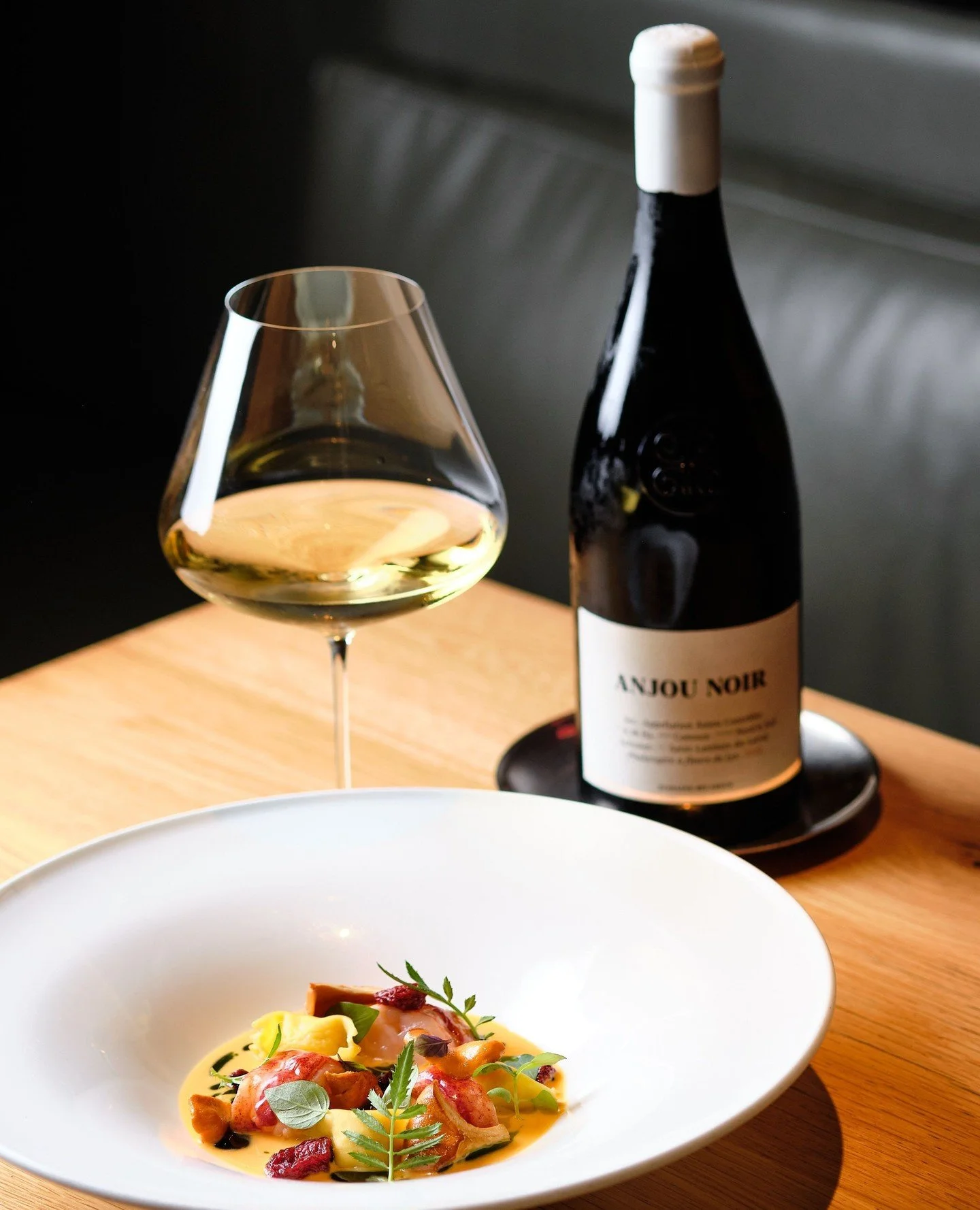 Trust us on this one. 🤌⁠
A glass of Domaine Belargus Anjou Noir brings out the best in our sweet corn agnolotti. Paired by Owner and sommelier Andr&eacute;s Loaiza.