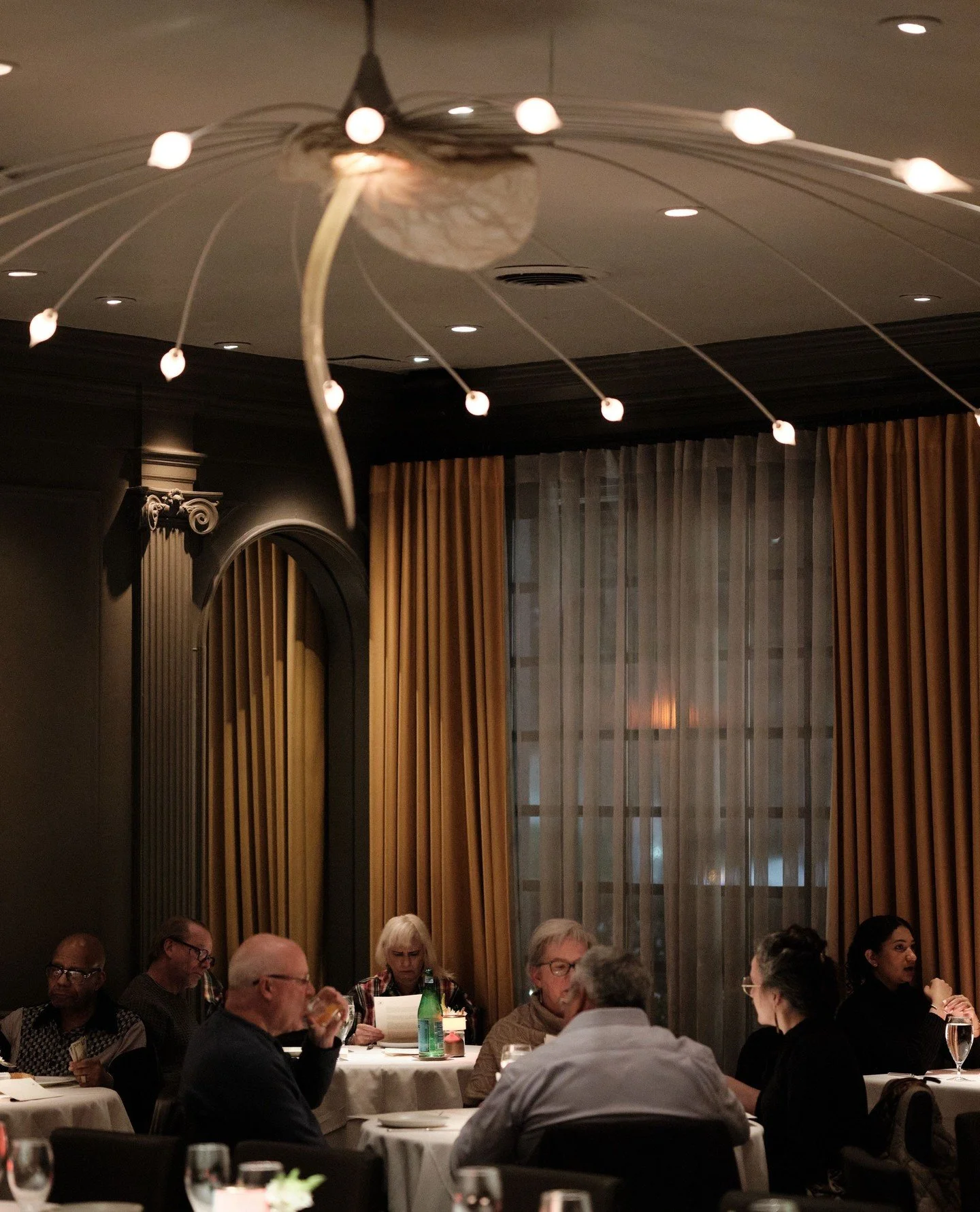 There's nothing quite like the buzz of a dining room in full swing.⁠
⁠
The hum of conversation, a bottle opening at the next table, something wonderful arriving from the kitchen. It's the sound of a good night unfolding.⁠📍 Aria⁠
