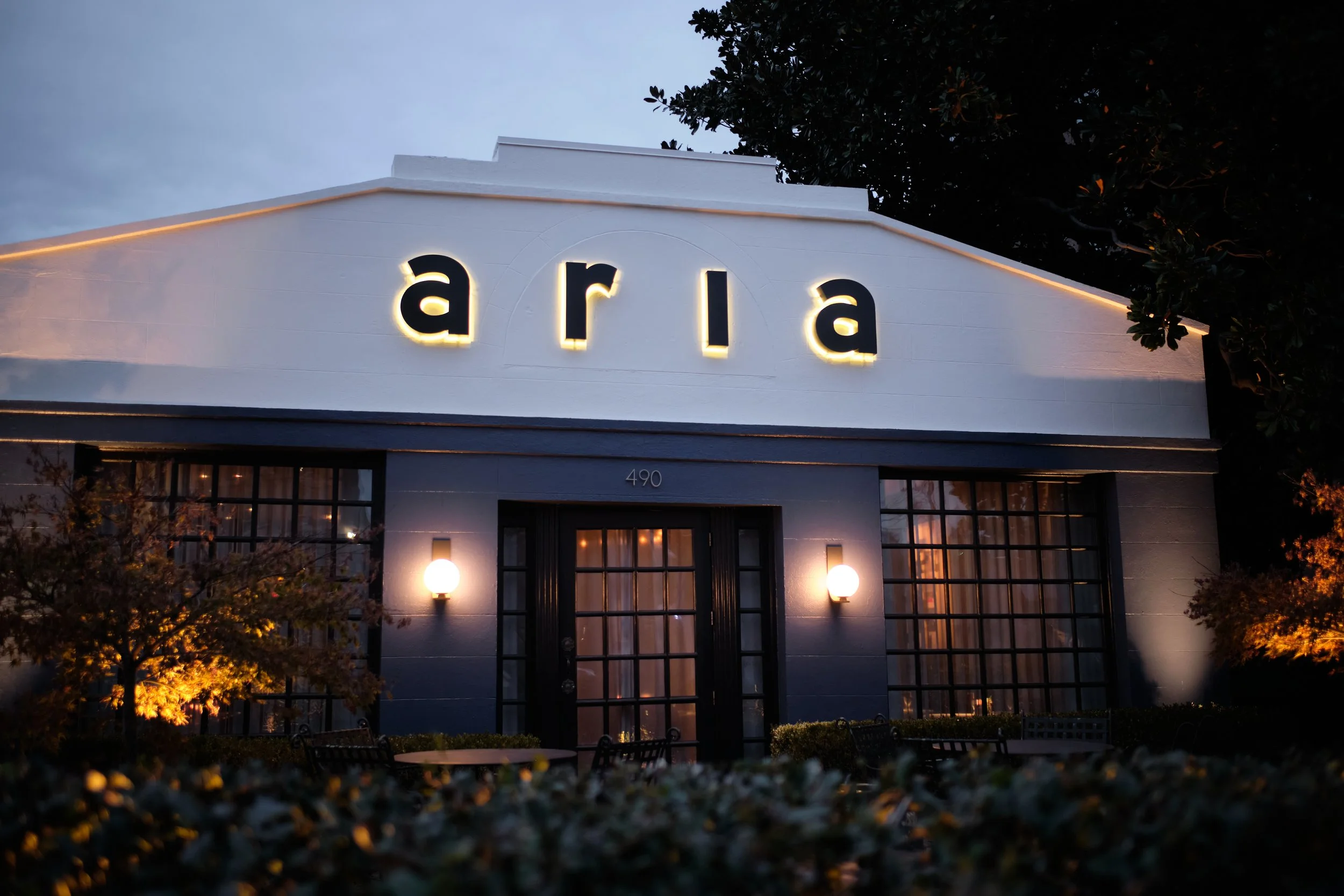 Ariain Buckhead, Exterior Evening