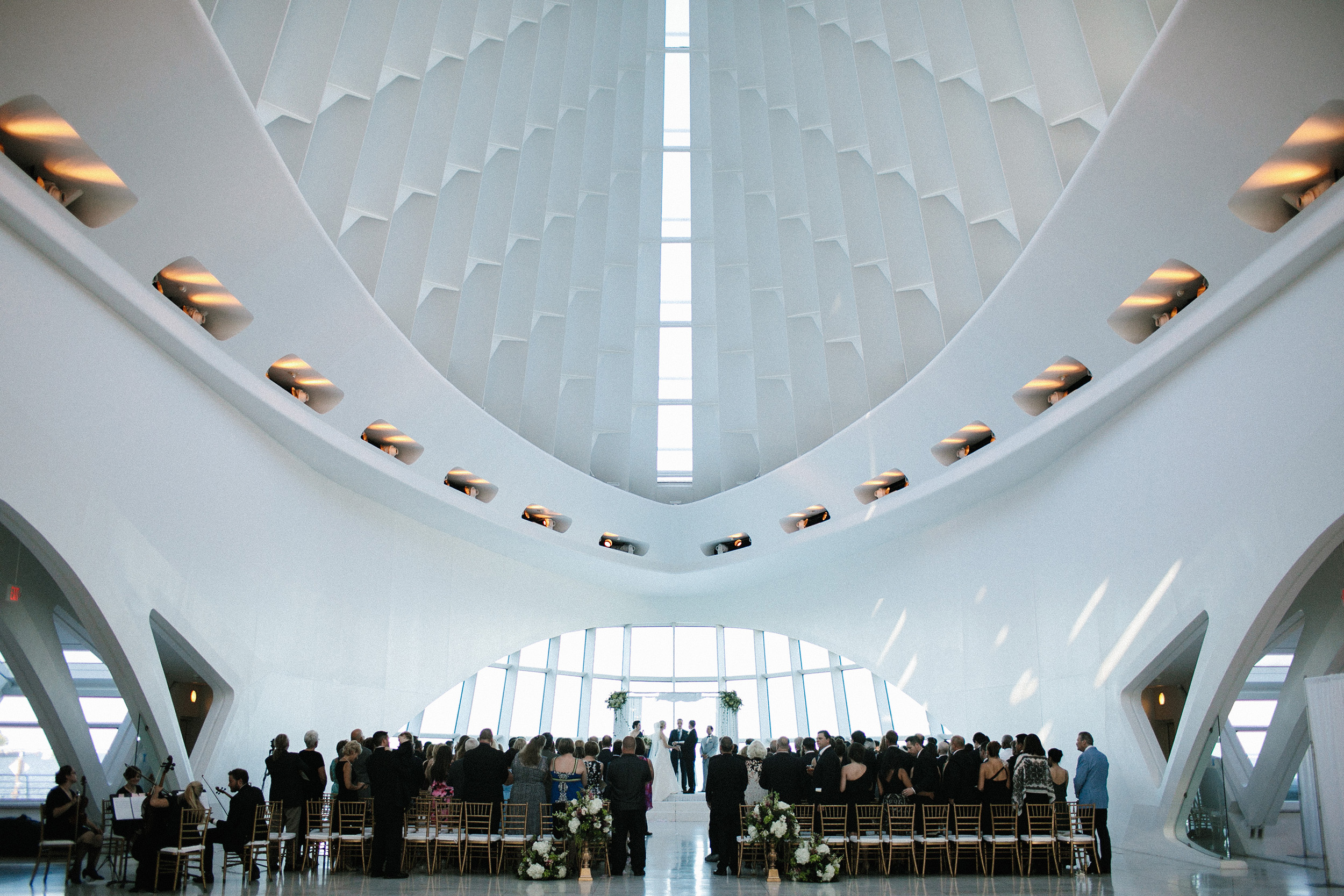 Milwaukee Art Museum Wedding 037.jpg