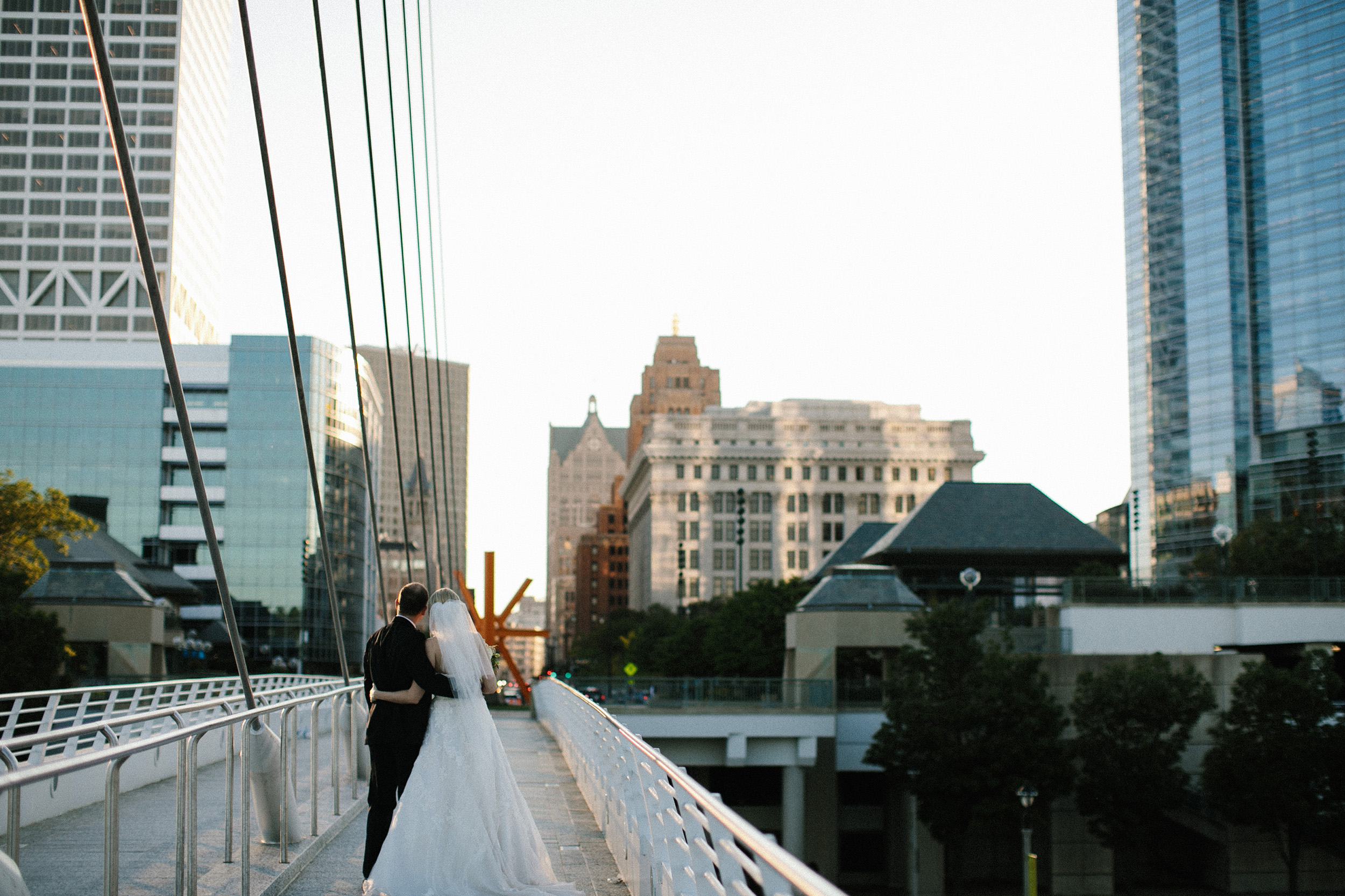 Milwaukee Art Museum Wedding 057.jpg