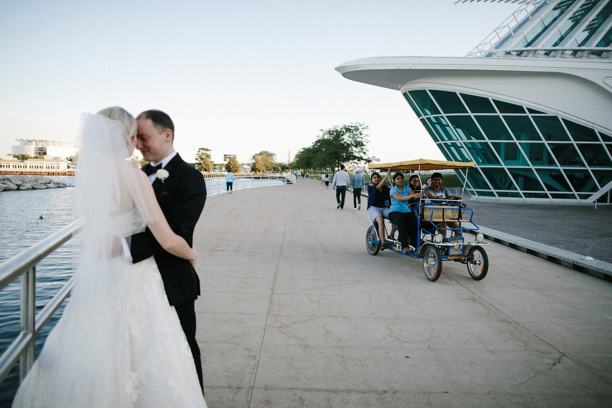 Milwaukee Art Museum Wedding 064.jpg