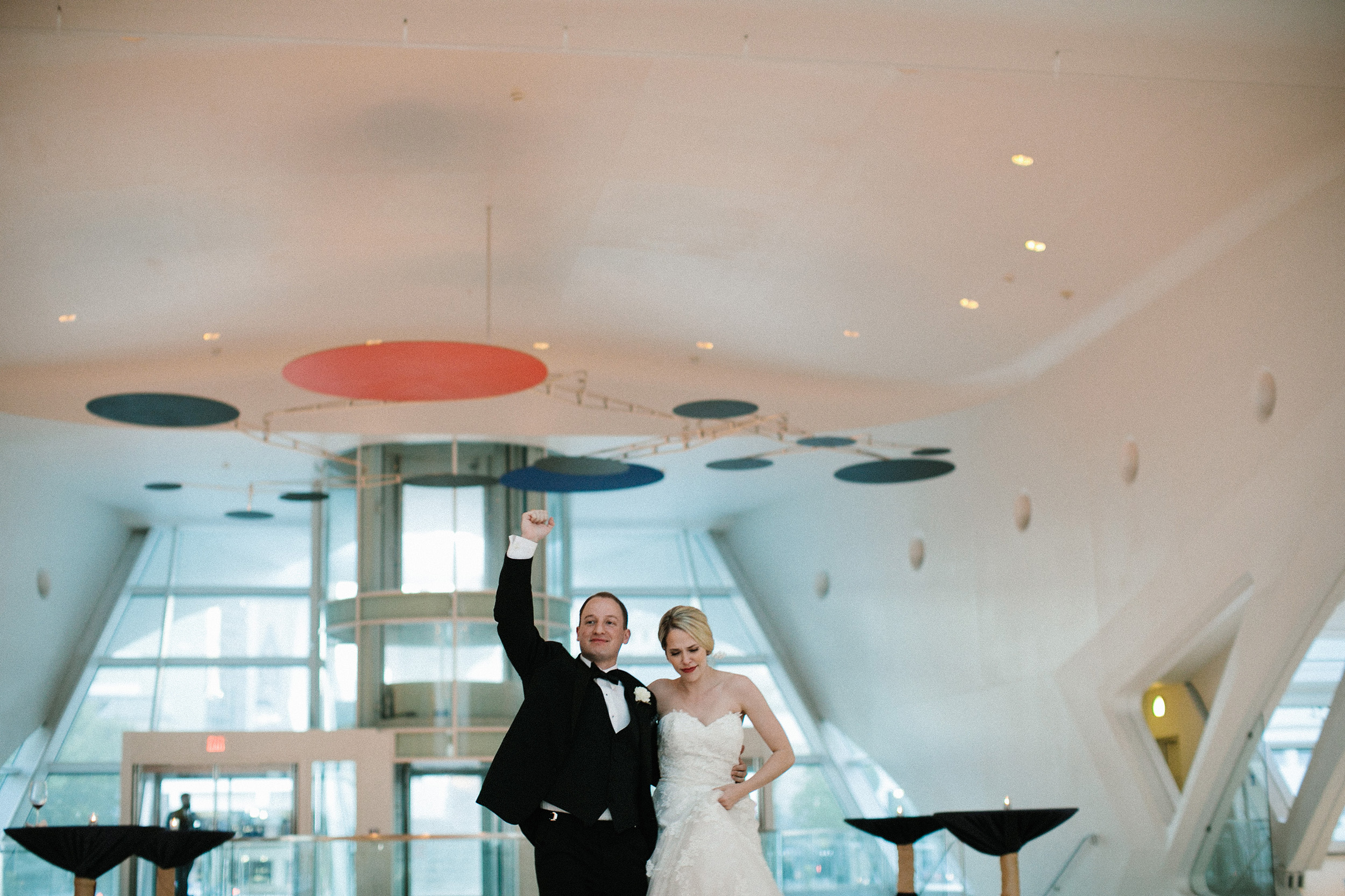 Milwaukee Art Museum Wedding 071.jpg