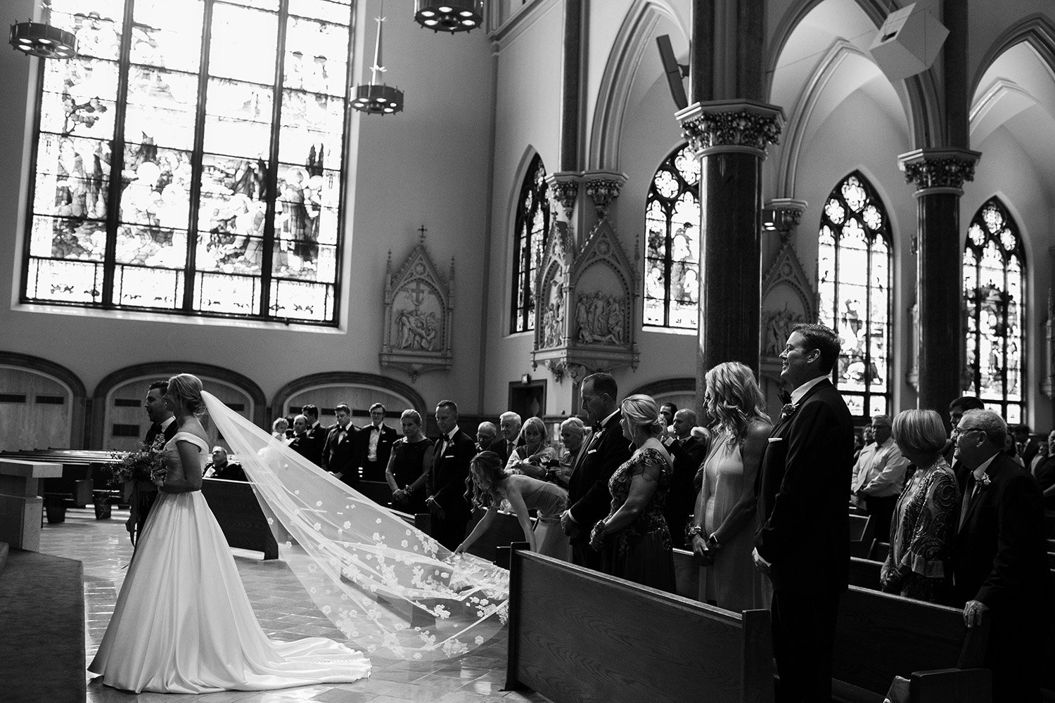 Milwaukee Turner Hall documentary wedding photographer 025.jpg