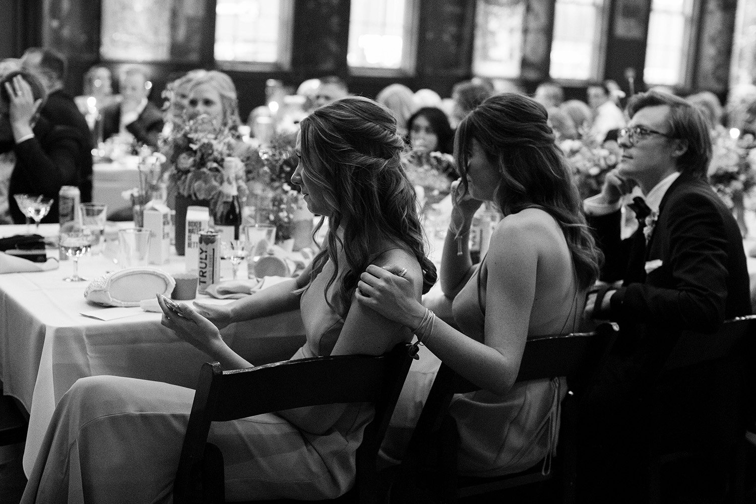 Milwaukee Turner Hall documentary wedding photographer 088.jpg